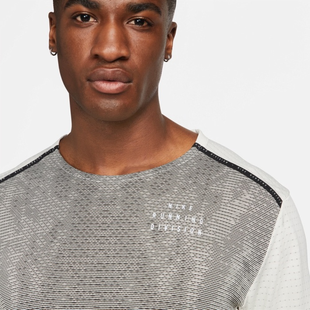 Nike Run Division Rise 365 Dri Fit SS - Gray/White (DM4769 072) Size Large Men